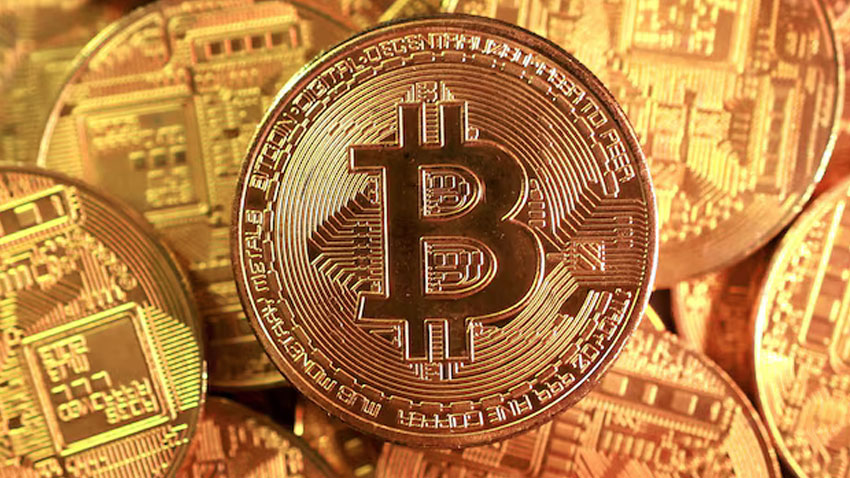 Bitcoin falls from $126,000 to $104,783 in just two days shocking traders