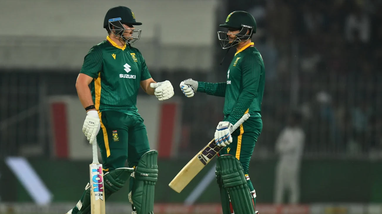 In the second One Day International (ODI) match at Faisalabad’s Iqbal Cricket Stadium, Pakistan won the toss and chose to bat first against South Africa. - File photo